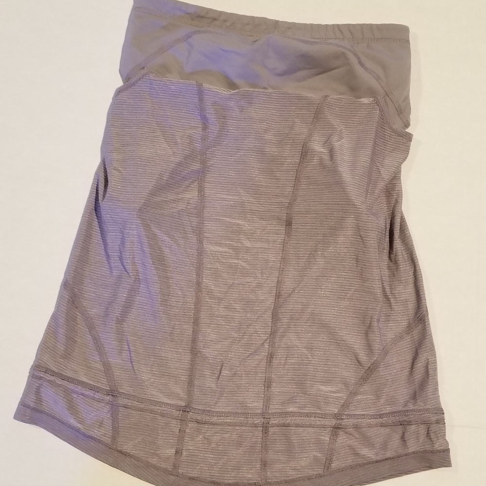 Lululemon athletica top Women's size‎ 6 lavender